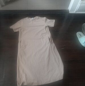 Nordstorm Womans Midi Dress Color Beige Size Medium Outdoor Cozy Holidays Office